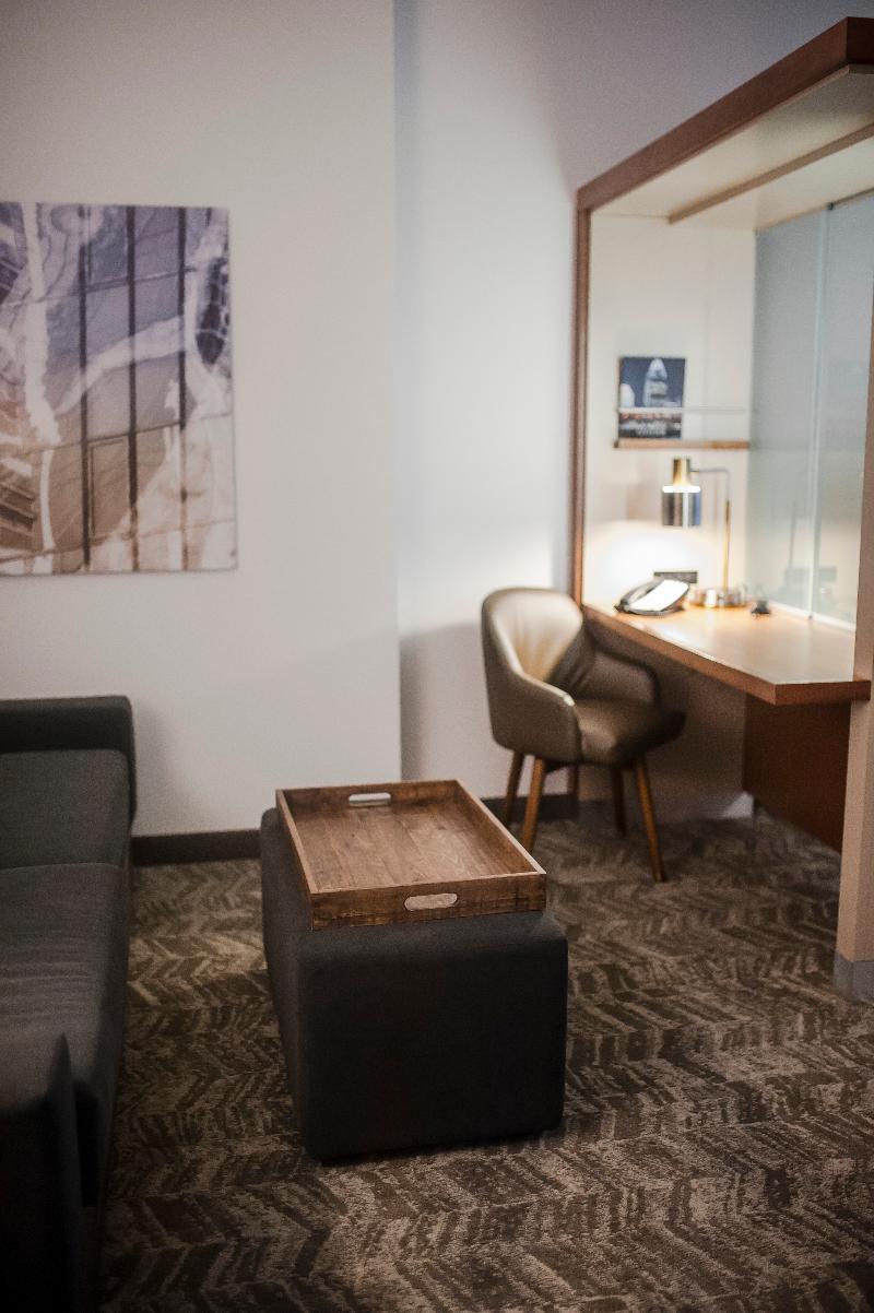 Springhill Suites By Marriott Cincinnati Midtown Екстериор снимка
